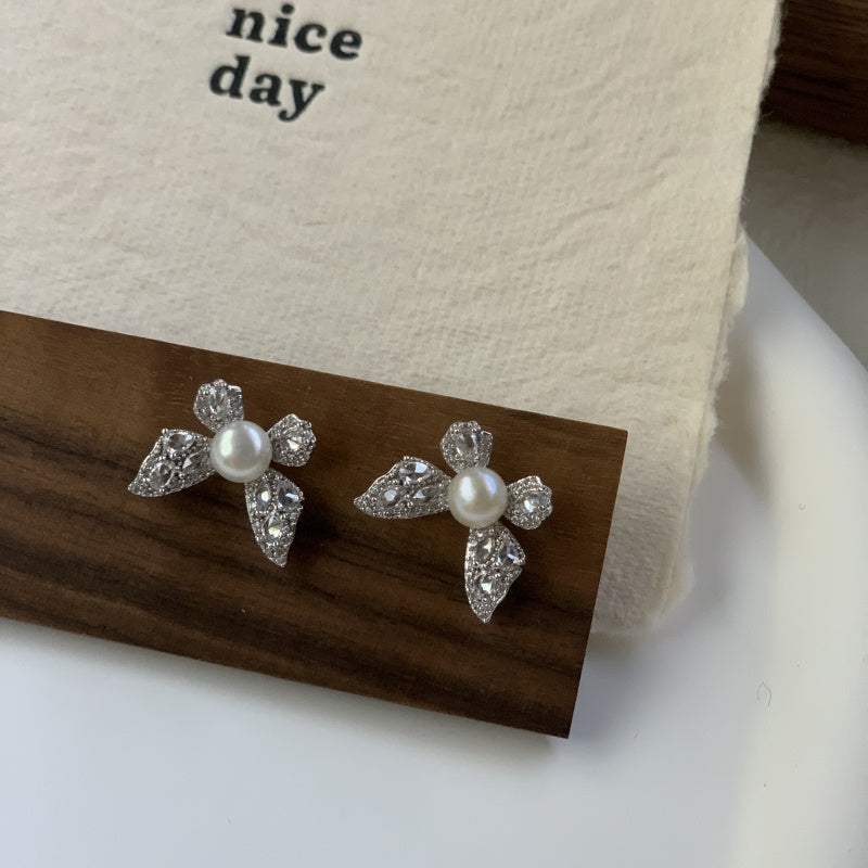 5.7/5-6mm バタフライまんじゅうパールピアス(両耳用)