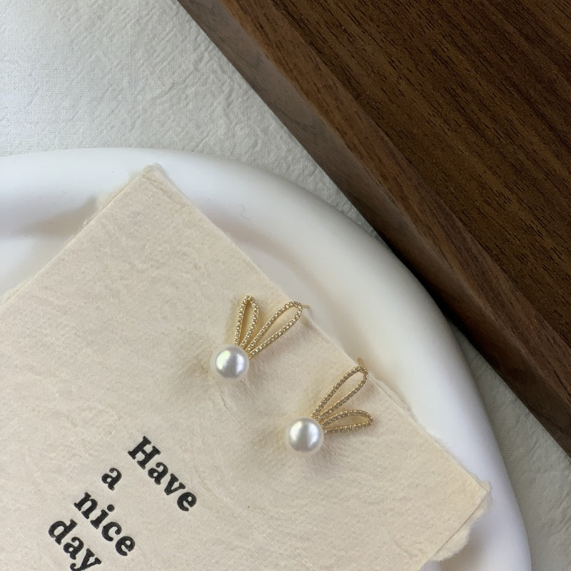 8-9mm(8.5mm) うさぎまんじゅうパールゴールドピアス(両耳用)