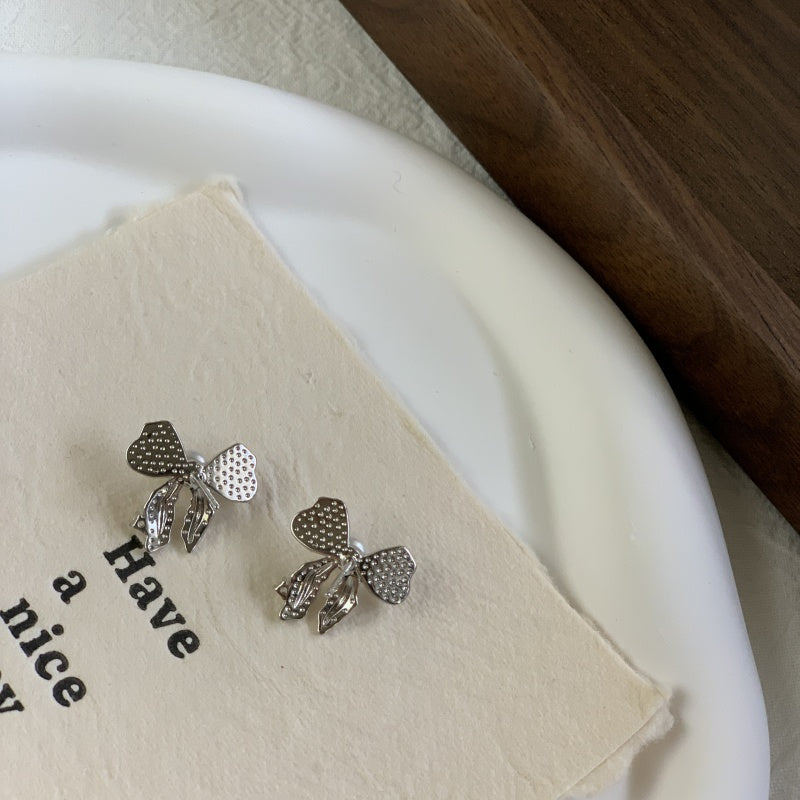 6mm リボンちょうまんじゅうパールピアス(両耳用)